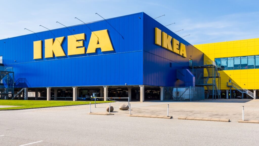 De XXL roze terracotta pot van IKEA, het essentiële element voor een Mediterraanse teras voor minder dan 20 €